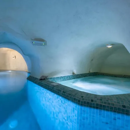 Mystagoge Cave Pool/jacuzzi, Cellar And Hammam Vóthon