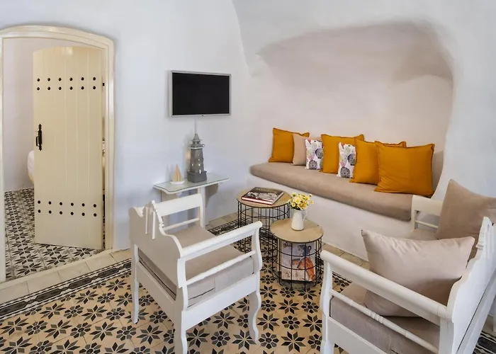 Mystagoge Cave Pool/jacuzzi, Cellar And Hammam * Vothon