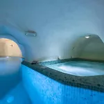 Mystagoge Cave Pool/jacuzzi, Cellar And Hammam Vóthon