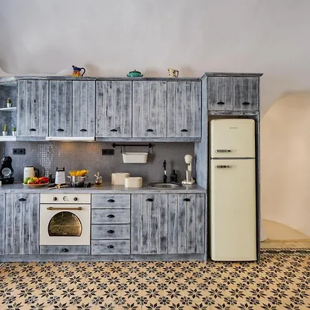 Mystagoge Cave Pool/jacuzzi, Cellar And Hammam