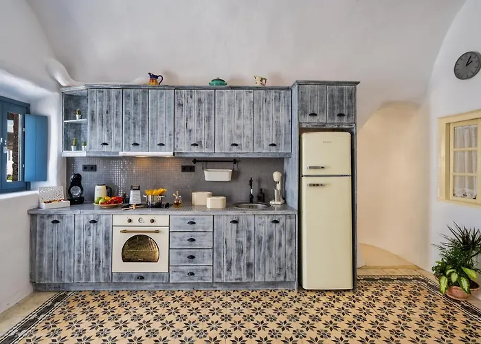 Mystagoge Cave Pool/jacuzzi, Cellar&hammam