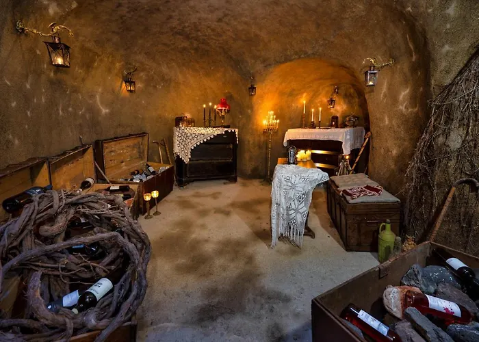 Mystagoge Cave Pool/jacuzzi, Cellar And Hammam Willa Vóthon